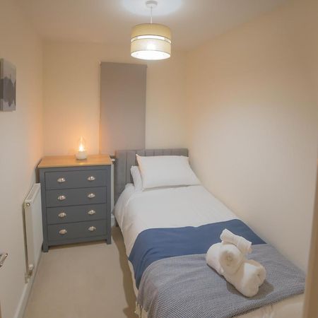 Sleeps9 Parking&Garage 17 Mins To Gatwick, 30 To London Villa Merstham Dış mekan fotoğraf